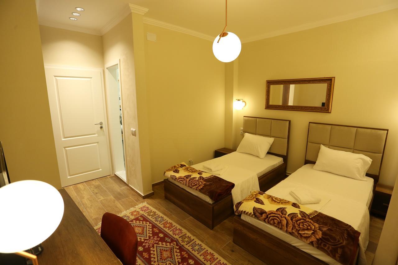Saray Hotel Prizren Exterior foto